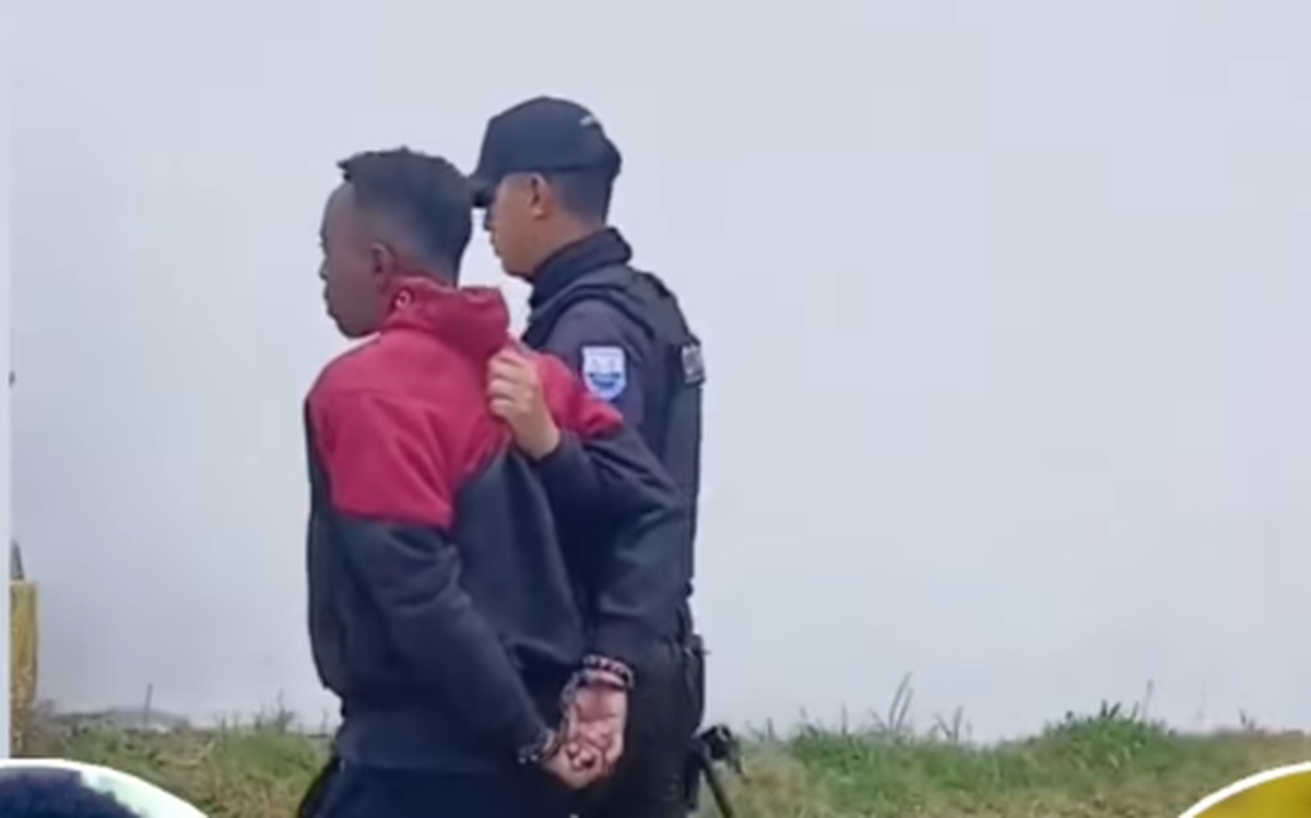 Fost internațional care a jucat la Mondial, arestat după un jaf armat! Scene haotice la reținere