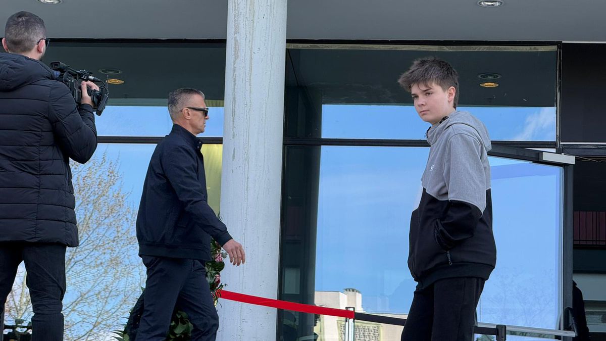 A doua zi de priveghi în memoria lui Mircea Lucescu