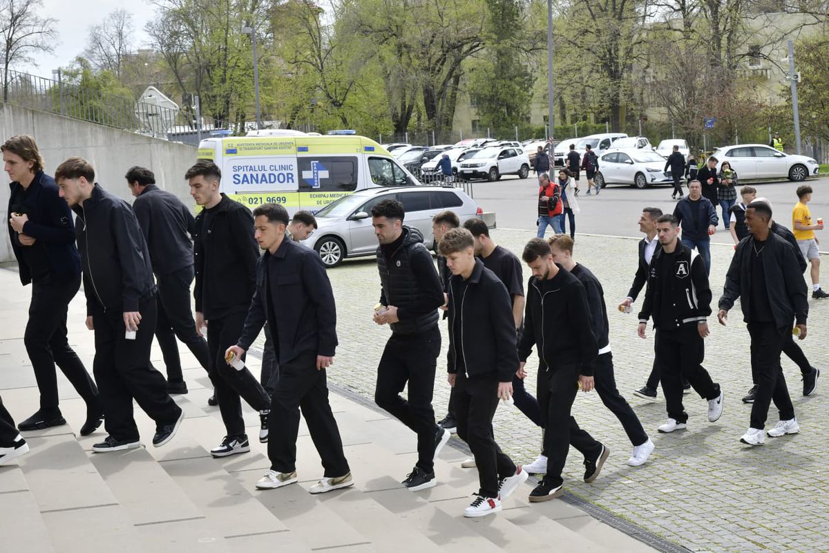 Sicriul lui Mircea Lucescu, depus și azi la Arena Națională » Toate informațiile de la stadion