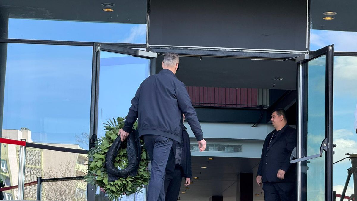 A doua zi de priveghi în memoria lui Mircea Lucescu