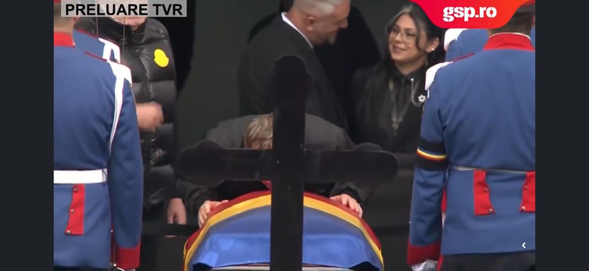 Gică Hagi a venit din nou la priveghiul lui Mircea Lucescu! „Regele”, în lacrimi lângă sicriu