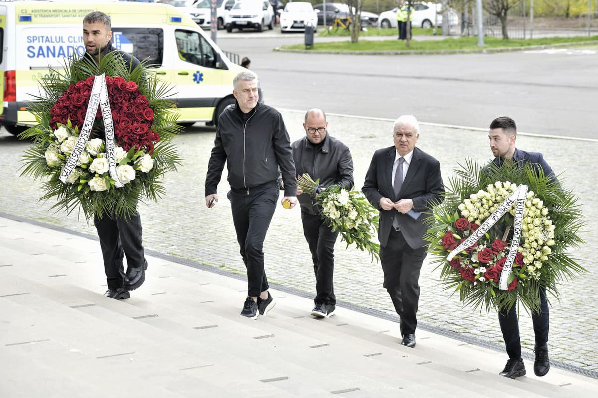 Sicriul lui Mircea Lucescu, depus și azi la Arena Națională » Toate informațiile de la stadion