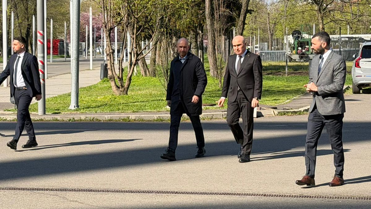 Prim-ministrul Ilie Bolojan și-a luat rămas bun de la Mircea Lucescu