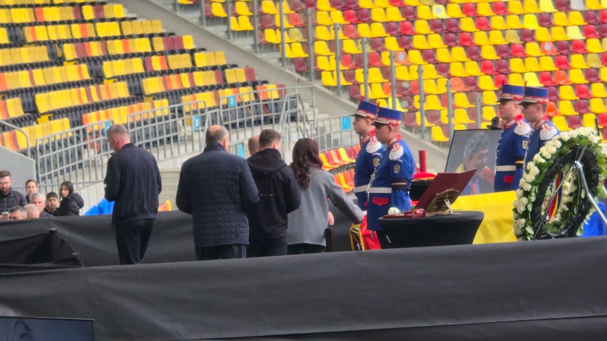 Sicriul lui Mircea Lucescu, ultima zi la Arena Națională » Rinat Ahmetov și Darijo Srna și-au făcut apariția