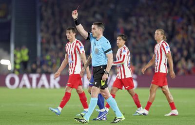 Barcelona îl reclamă la UEFA pe Istvan Kovacs și cere înregistrarea dialogului din camera VAR!