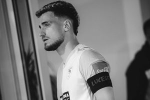 Gestul emoționant al lui Vlad Dragomir pentru Mircea Lucescu, selecționerul care l-a debutat la națională