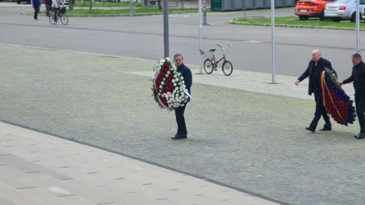 A doua zi de priveghi în memoria lui Mircea Lucescu