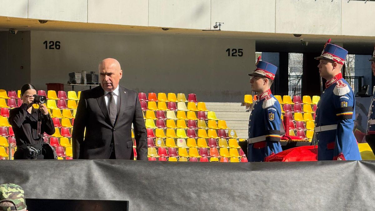 A doua zi de priveghi în memoria lui Mircea Lucescu