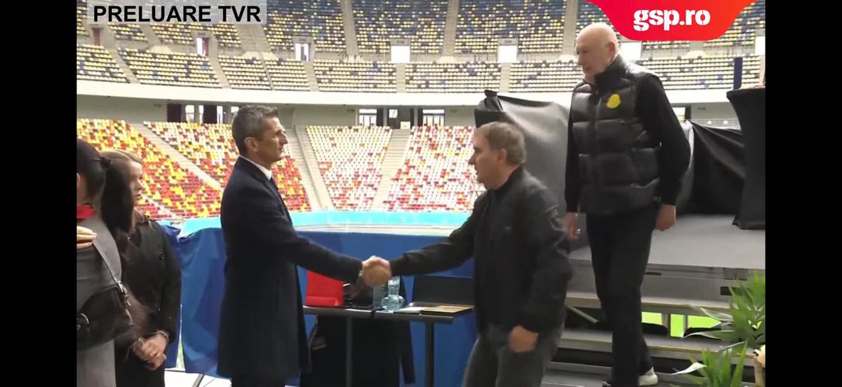 Fanii lui Dinamo i-au strigat numele lui Mircea Lucescu pentru ultima oară » Imagini sfâșietoare cu Răzvan Lucescu