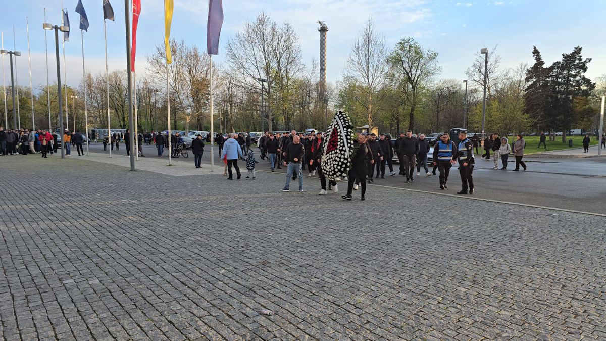 Românii își iau adio de la Mircea Lucescu