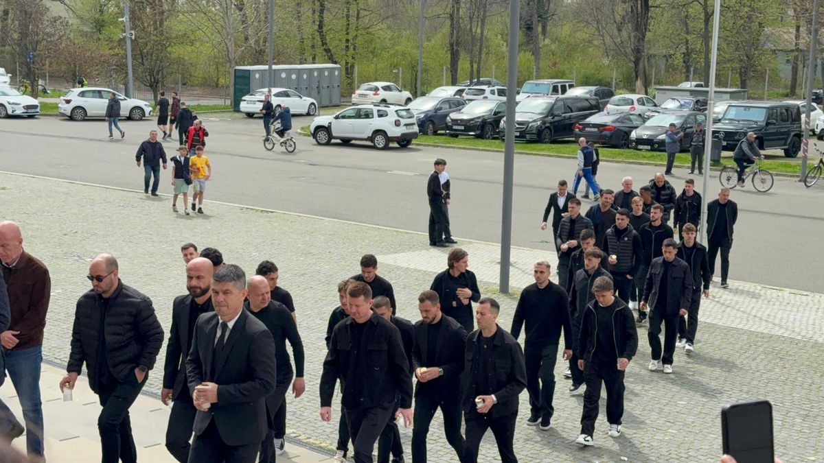 Sicriul lui Mircea Lucescu, depus și azi la Arena Națională » Toate informațiile de la stadion