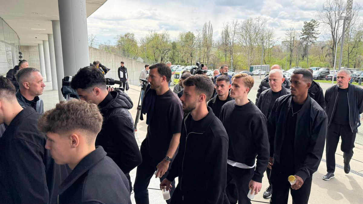 Anghel Iordănescu, devastat la sicriul lui Mircea Lucescu: „Nu o să-l uităm niciodată”