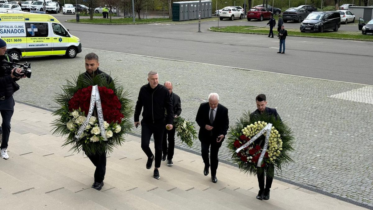 A doua zi de priveghi în memoria lui Mircea Lucescu