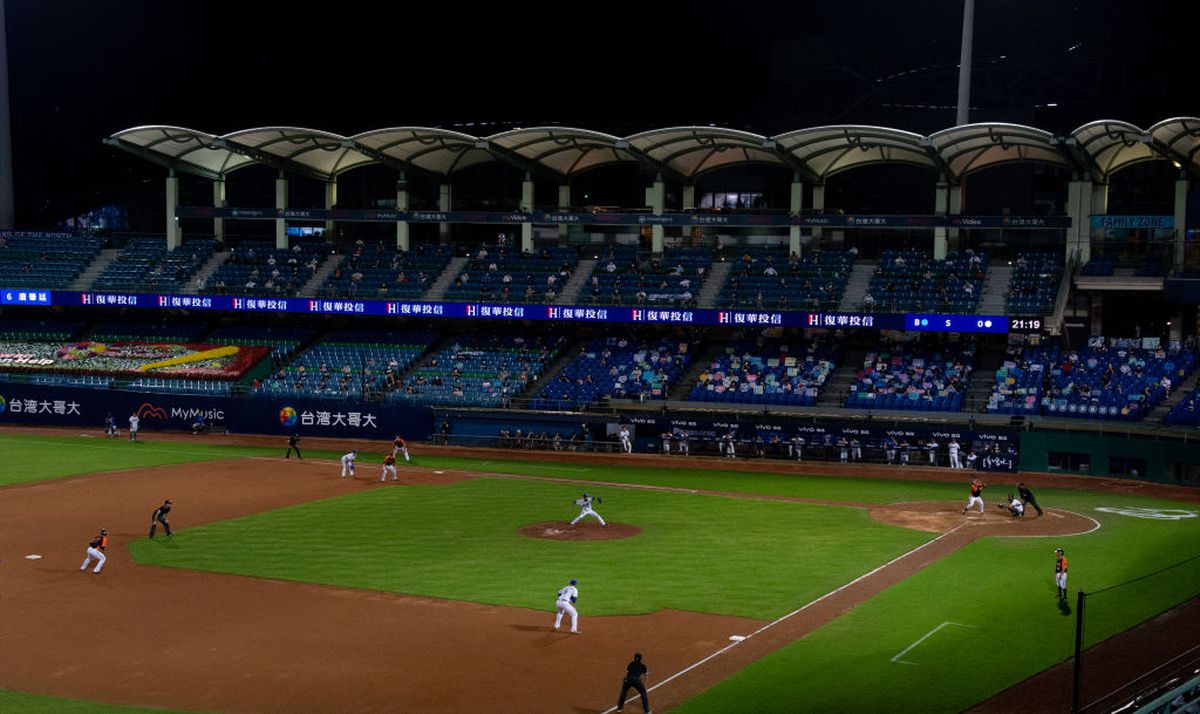 VIDEO + FOTO Țara care a câștigat lupta cu coronavirusul a redeschis stadioanele! Cum arată viitorul sportului