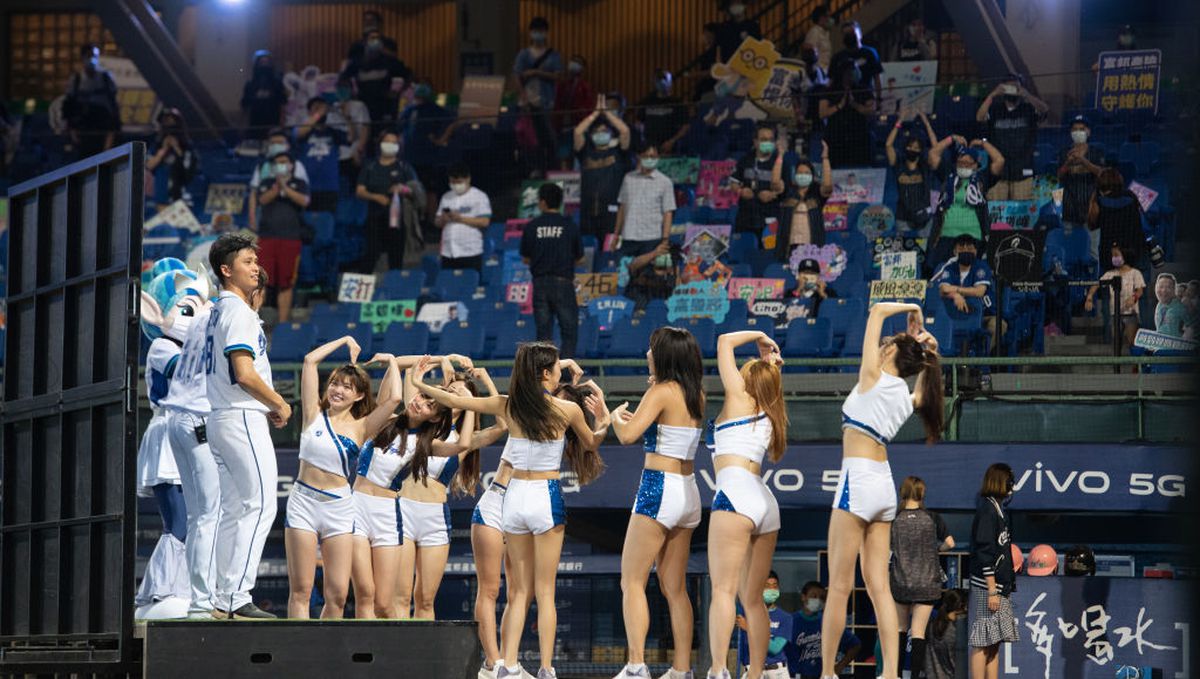 VIDEO + FOTO Țara care a câștigat lupta cu coronavirusul a redeschis stadioanele! Cum arată viitorul sportului