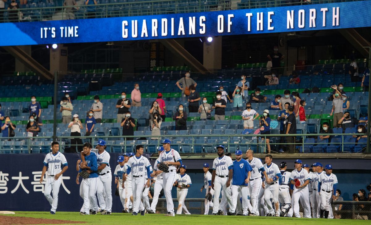 VIDEO + FOTO Țara care a câștigat lupta cu coronavirusul a redeschis stadioanele! Cum arată viitorul sportului