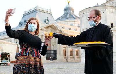 Au apărut recomandările de relaxare de la INSP: cum vom merge la frizer, ce nu avem voie să facem în biserici și ce se întâmplă cu școlile