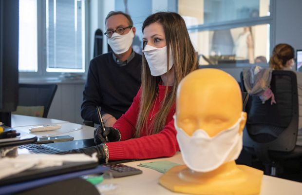 COVID-19. Purtarea măștilor de protecție, obligatorie din 15 mai » Spațiile unde se va aplica această măsură