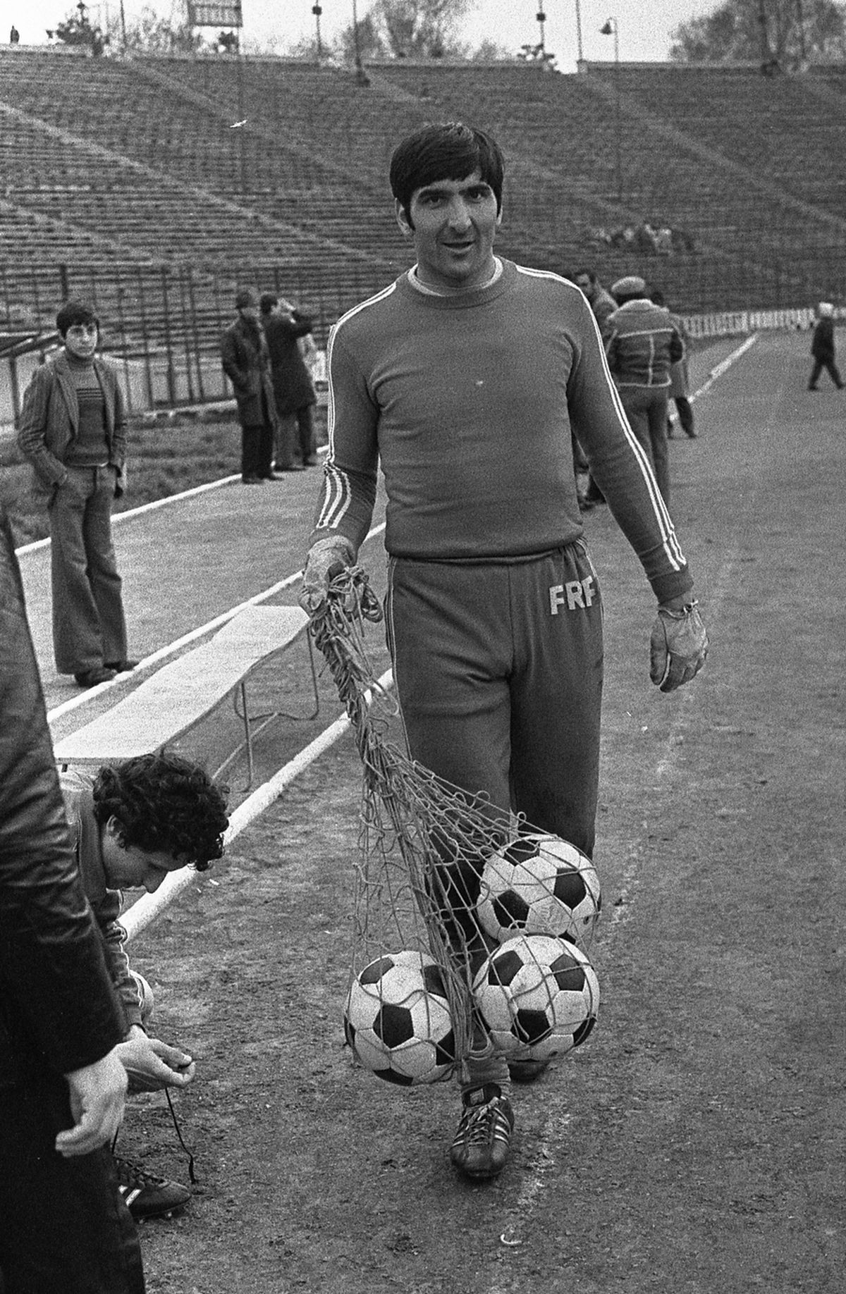 Exercițiu de imaginație » Cum ar fi Rică Răducanu în fotbalul de azi: „Mamă, ce le făceam. Cred că dădeam și goluri din acțiune