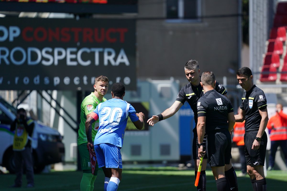 Reacție nervoasă după UTA - Poli Iași! Adi Petre, luat la rost de antrenor: „E bătaie de joc!”