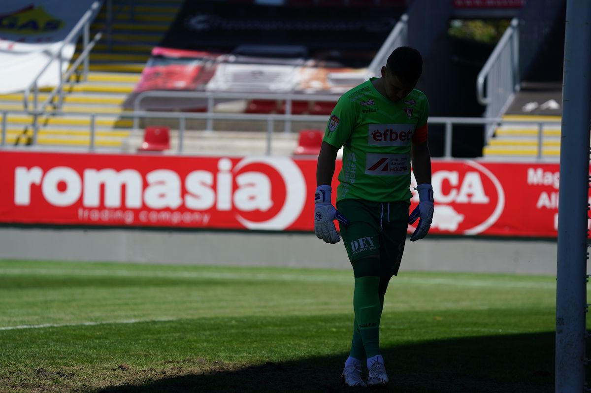 Reacție nervoasă după UTA - Poli Iași! Adi Petre, luat la rost de antrenor: „E bătaie de joc!”