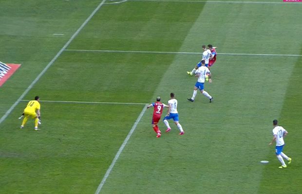 Două faze controversate în Universitatea Craiova - FC Botoșani » Oltenii, dezavantajați de arbitraj