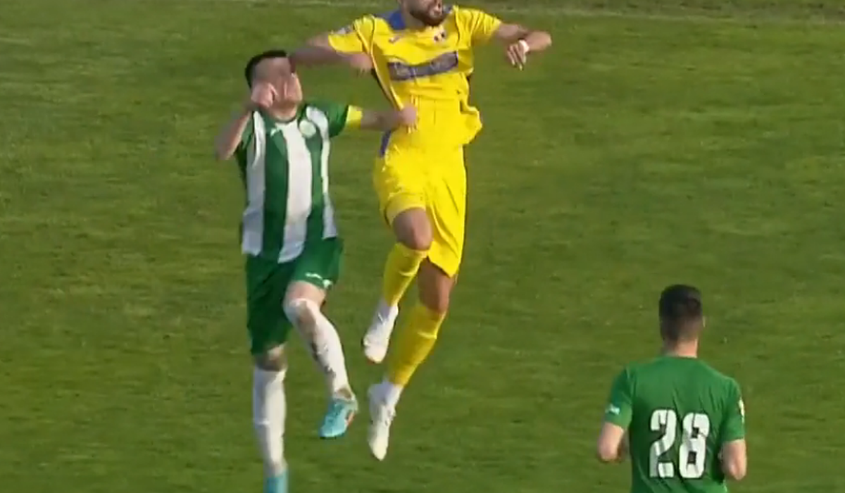 L-a umplut de sânge » Moment violent în Petrolul - Chiajna! „Roșu” direct arătat de arbitru