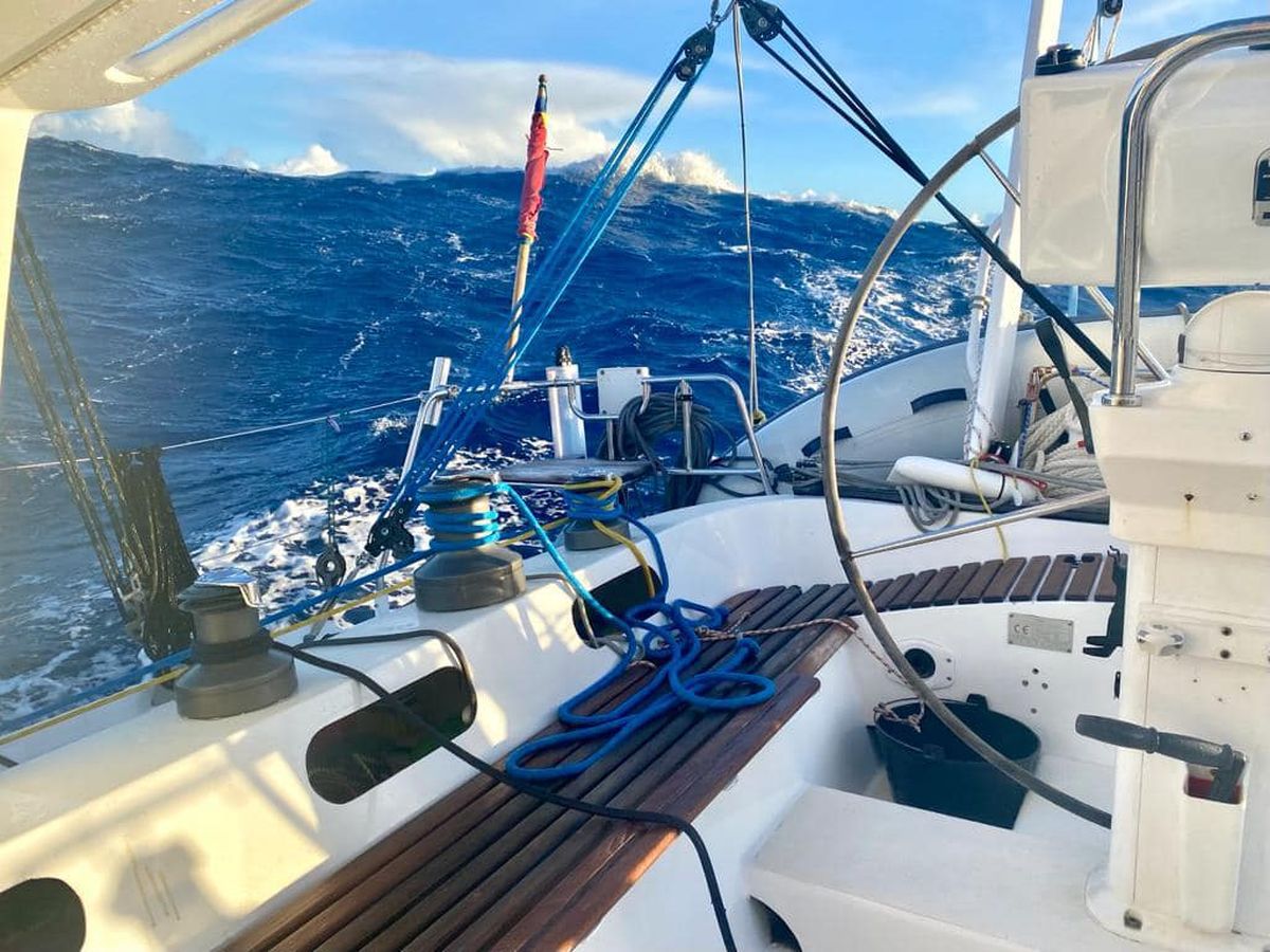 Aventurile primului român care a înconjurat singur globul cu un velier: „Ajunsese pe un val așa mare că mă uitam la Ocean ca de pe balcon”