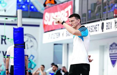 Performanță pe teren și în birou » Florin Voinea, împărțit între rolul de antrenor și cel de președinte: „Mă caracterizează corectitudinea!”