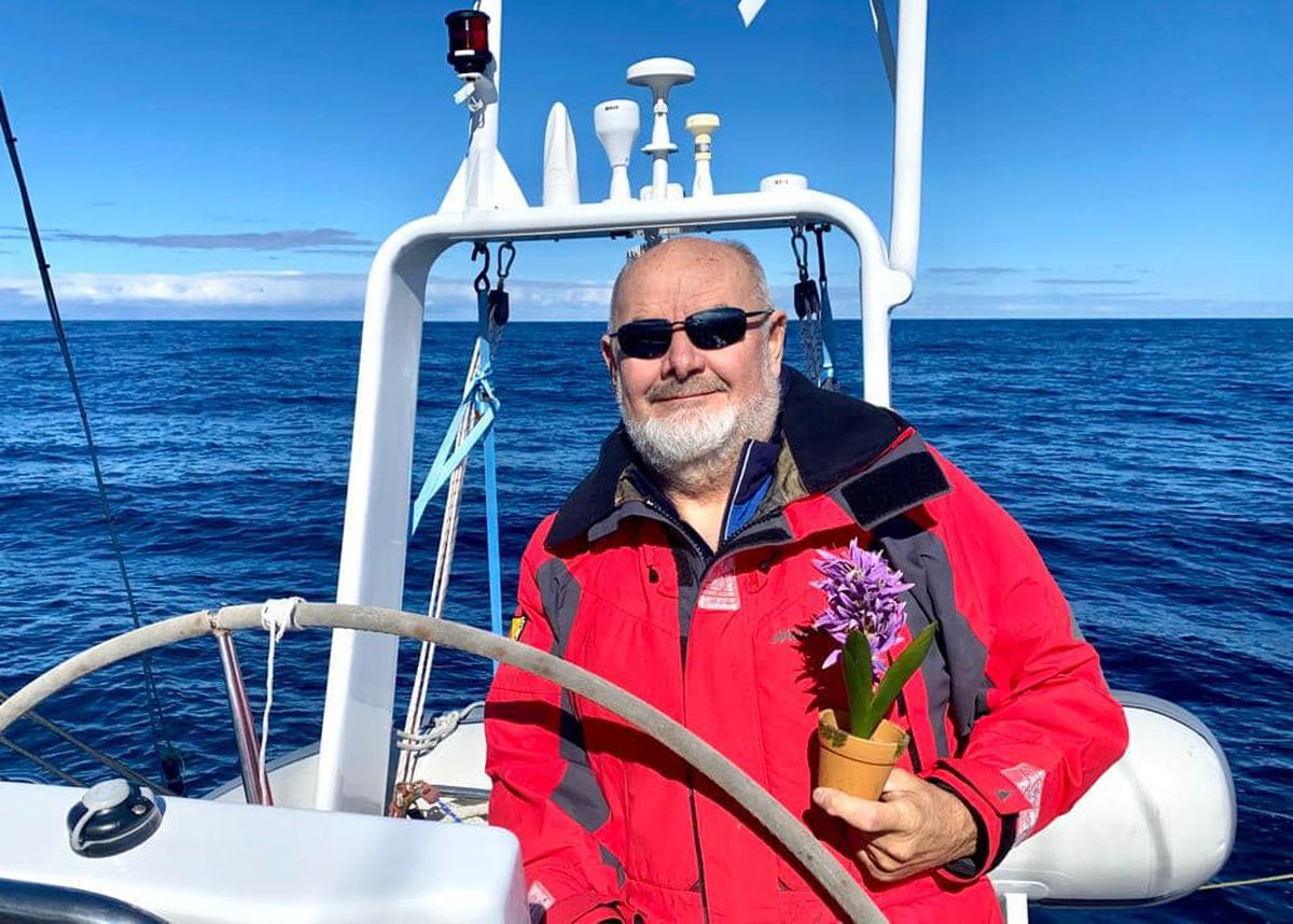 Aventurile primului român care a înconjurat singur globul cu un velier: „Ajunsese pe un val așa mare că mă uitam la Ocean ca de pe balcon”