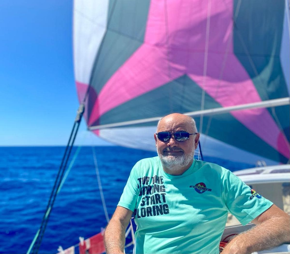 Aventurile primului român care a înconjurat singur globul cu un velier: „Ajunsese pe un val așa mare că mă uitam la Ocean ca de pe balcon”