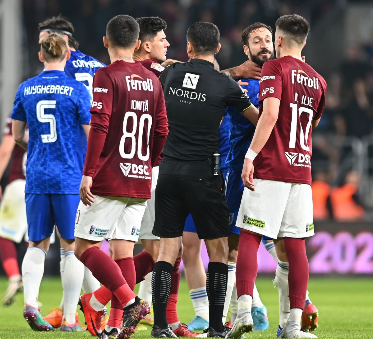 Rapid pierde dramatic meciul cu FCU Craiova, în ultimul minut! Primul eșec pentru Mutu în Giulești