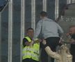 Mihai Stoica a speriat un steward la Universitatea Craiova – FCSB » S-a prefăcut că-l lovește! Cum a reacționat bărbatul