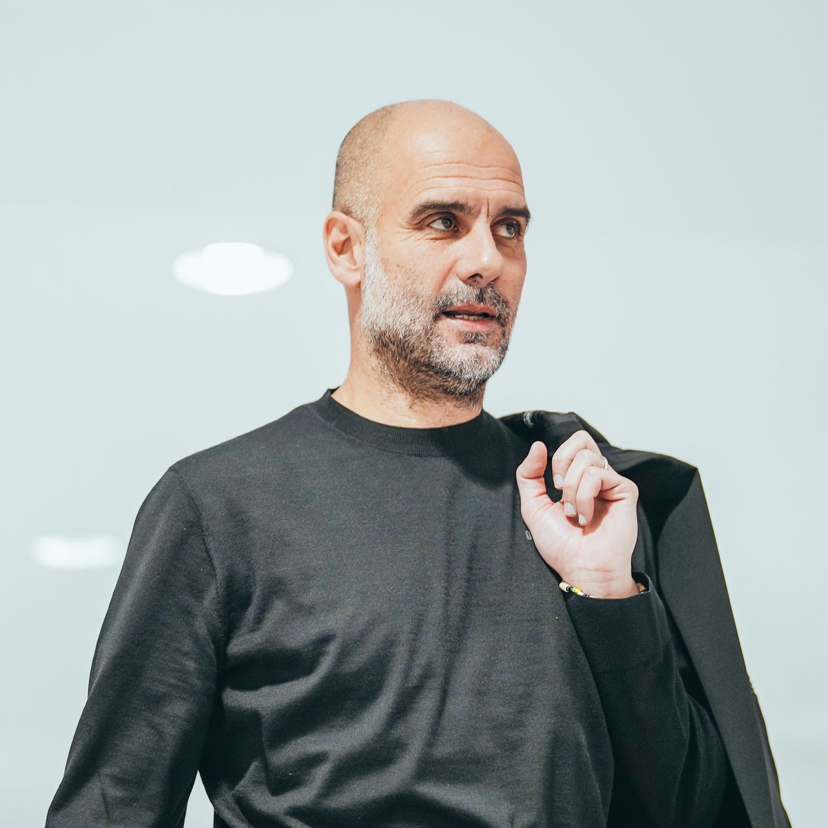 Contrast la sosirea pe Bernabeu » Ce vestimentații au ales cei de la Real Madrid și Manchester City + imagini fabuloase de pe străzi