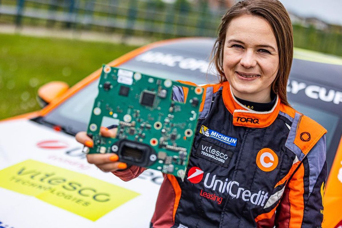 Cea mai bună femeie pilot din România și-a întâlnit idolul: „Doamnelor și domnilor, Jurgen Klopp!”