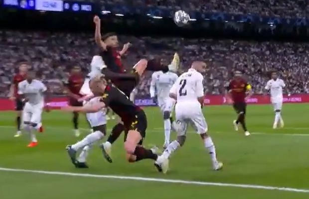 Cea mai controversată fază a primei reprize din Real - City » Haaland și colegii lui au cerut cu vehemență penalty