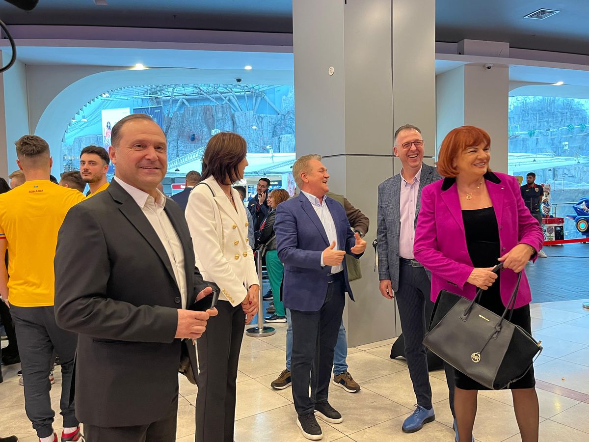 Filmul „În inima naționalei” a fost lansat » Imagini spectaculoase de la eveniment + Cine e „omul din umbră”