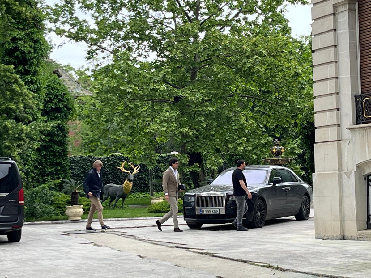 S-au încheiat negocierile de la Palat pentru Florinel Coman » Gigi Becali a ieșit triumfător: „Qatarezii să aleagă între aceste două propuneri! Îl am pe Florinel în preliminarii”