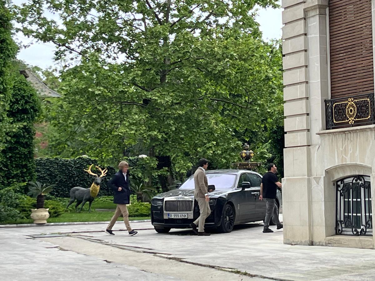 S-au încheiat negocierile de la Palat pentru Florinel Coman » Gigi Becali a ieșit triumfător: „Qatarezii să aleagă între aceste două propuneri! Îl am pe Florinel în preliminarii”