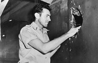 „Hitler mi-a spus: «Băiete, ești o tornadă»!” » Povestea uluitoare a unui superatlet, căzut cu avionul în războiul cu naziștii și trecut prin torturi inimaginabile: „Fumam de la 5 ani, am băut de la 8”