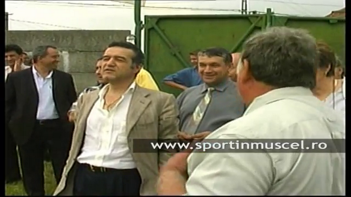 Stadionul pe care Gigi Becali juca fotbal în campania electorală a fost arat pentru a se cultiva porumb