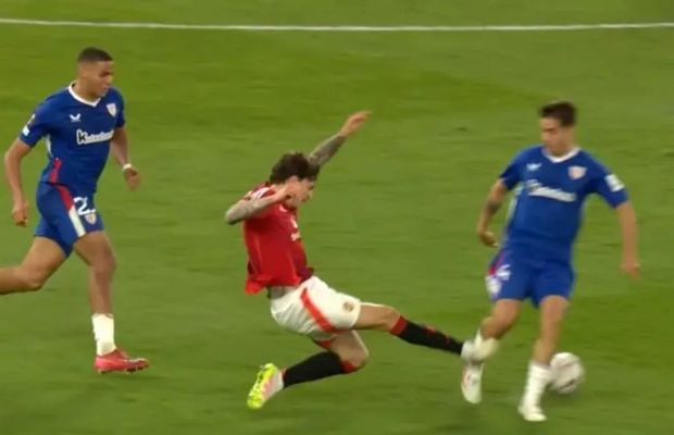 Atenție, imagini șocante! Jucătorul lui Bilbao acuză: „Fără cartonaș roșu, fără galben, fără fault, joacă...”