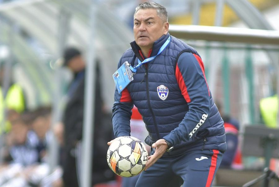 Elias Charalambous, „tăvălit” de fostul antrenor de la FCSB: „Ce faci tu ca antrenor? Cum mai intri în cabina aia? E prea multă umilință”