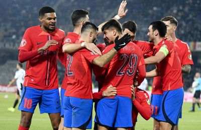 Poveste incredibilă cu fotbalistul de la FCSB: „Era în curul gol. Soția antrenorului l-a făcut fotbalist. Toți îmi ziceau că e prost”