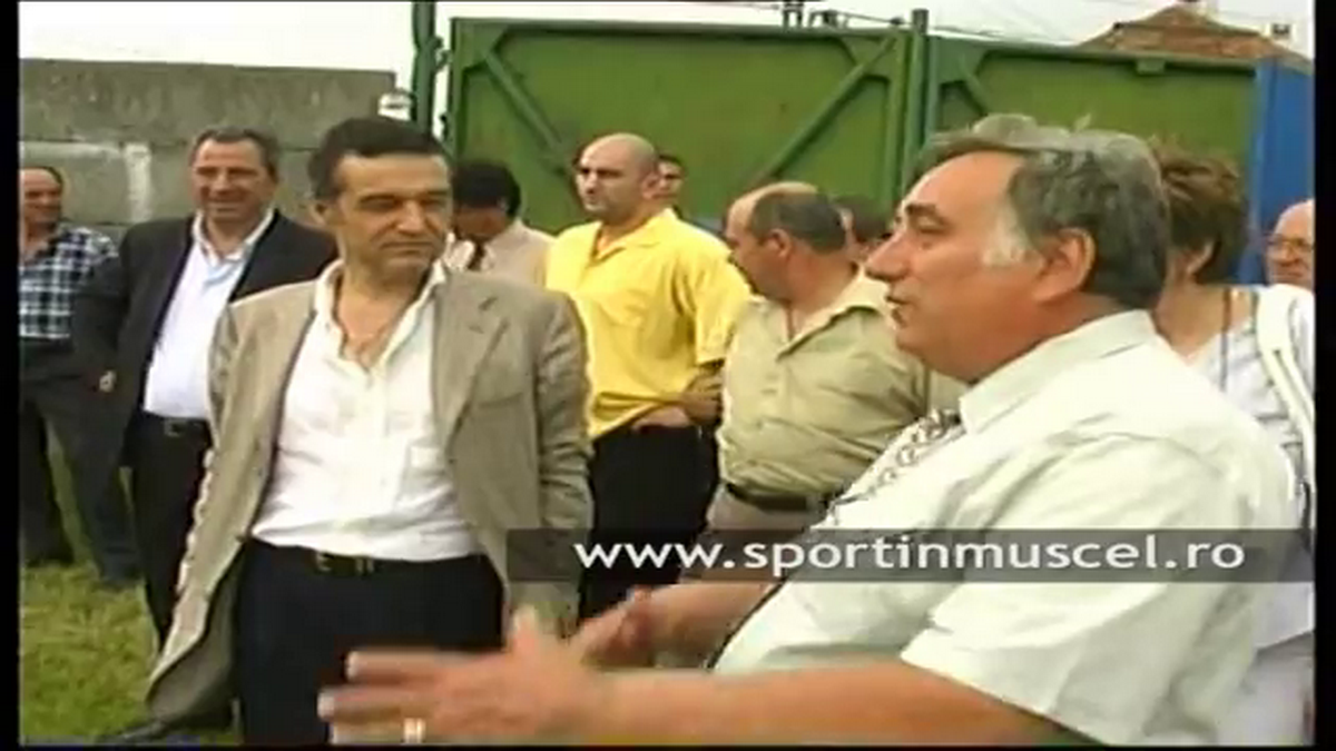Stadionul pe care Gigi Becali juca fotbal în campania electorală a fost arat pentru a se cultiva porumb
