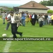 Gigi Becali a jucat fotbal pe stadionul din Stâlpeni, județul Argeș