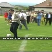 Gigi Becali a jucat fotbal pe stadionul din Stâlpeni, județul Argeș