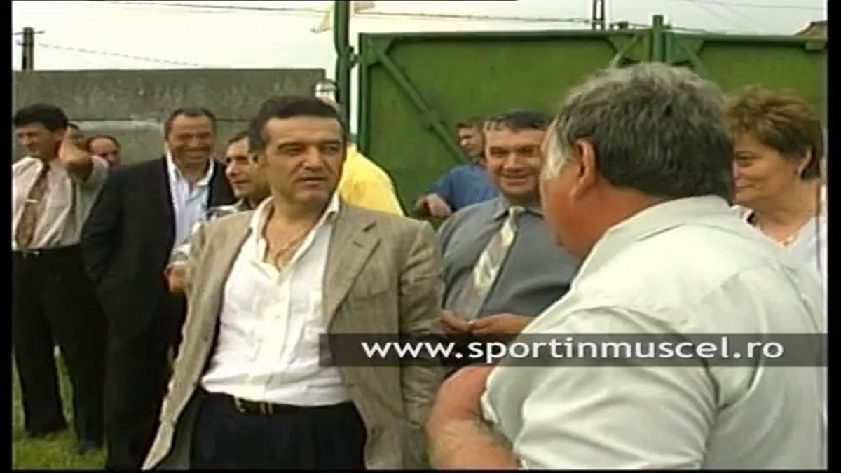 Stadionul pe care Gigi Becali juca fotbal în campania electorală a fost arat pentru a se cultiva porumb