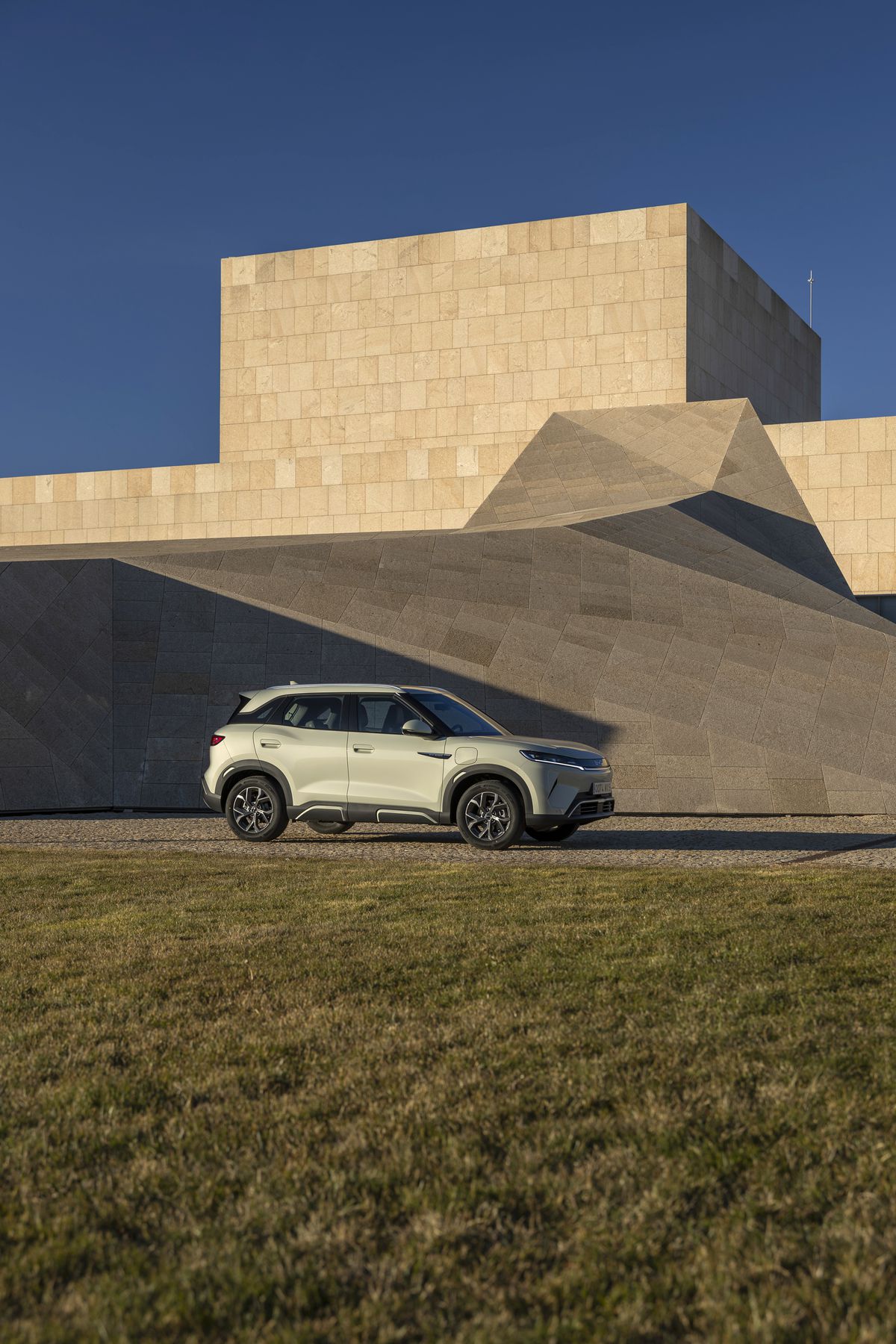 Dacia este amenințată! Chinezii vor să cucerească piața SUV-urilor » Cum arată modelul care amenință vânzările Bigster