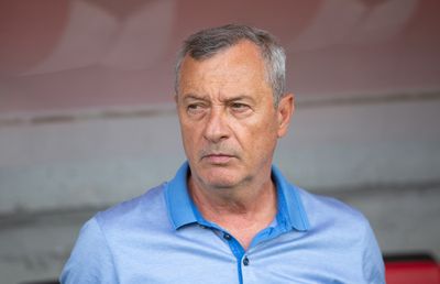 Favoritul să-l înlocuiască pe Mircea Rednic la UTA este alt antrenor din Superligă!
